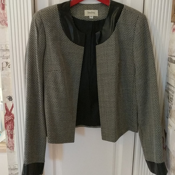 Skirt with blazer - Picture 2 of 8